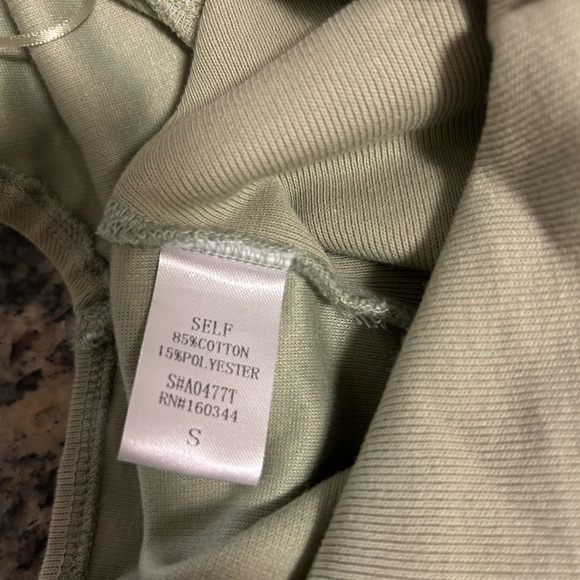 Green Crop Top - Picture 4 of 4